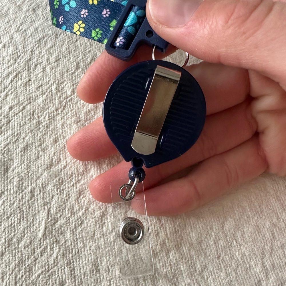 LOVE 🐾 paws badge reel and lanyard - Picture 4 of 5